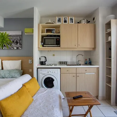 아파트 Air-Conditioned Studio With Swimming Pool Close To The Sea 니스